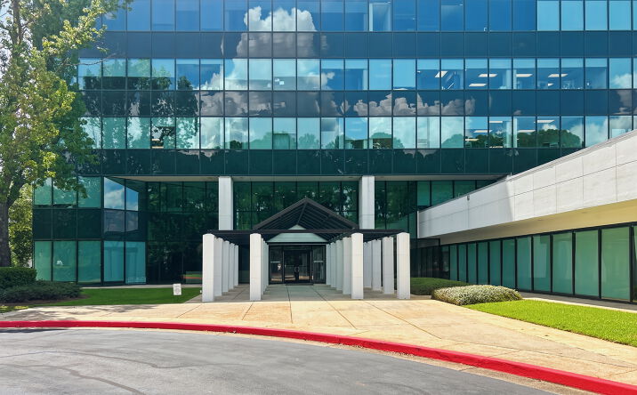 Pictures of Office property located at 1110 MONTLIMAR DR, Suite 902, Mobile, AL 36609 for lease - image #1