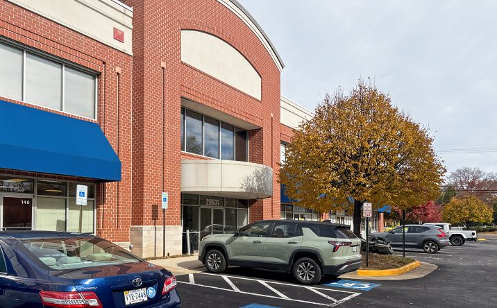 Pictures of Office property located at 20937 Ashburn Road, Ashburn, VA 20147 for lease - image #1