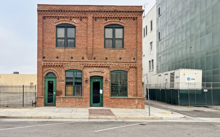 Pictures of Office property located at 2020 Eye St. 1st Floor, Bakersfield, CA 93301 for lease - image #1