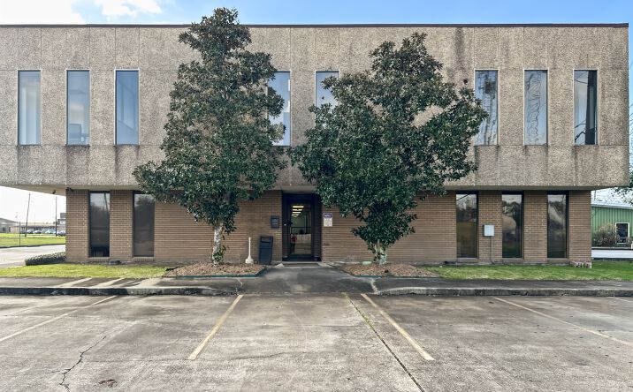 Pictures of Office property located at 606 Rollingbrook Drive Baytown, Baytown, TX 77521 for lease - image #1