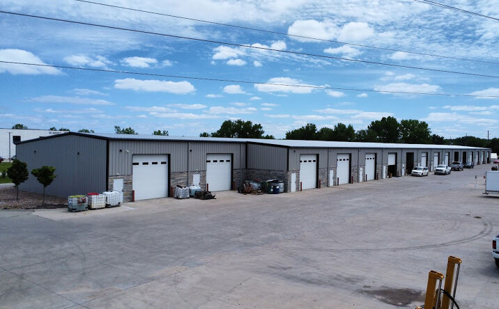 Pictures of Industrial property located at 5421 NW Beaver Dr, Johnston, IA 50131 for lease - image #1
