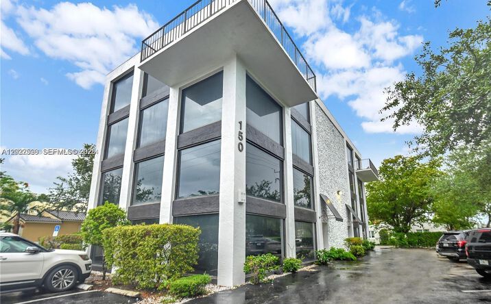 Pictures of Office property located at 150 SE 12th St # 1 #101-1, Fort Lauderdale, FL 33316 for lease - image #1