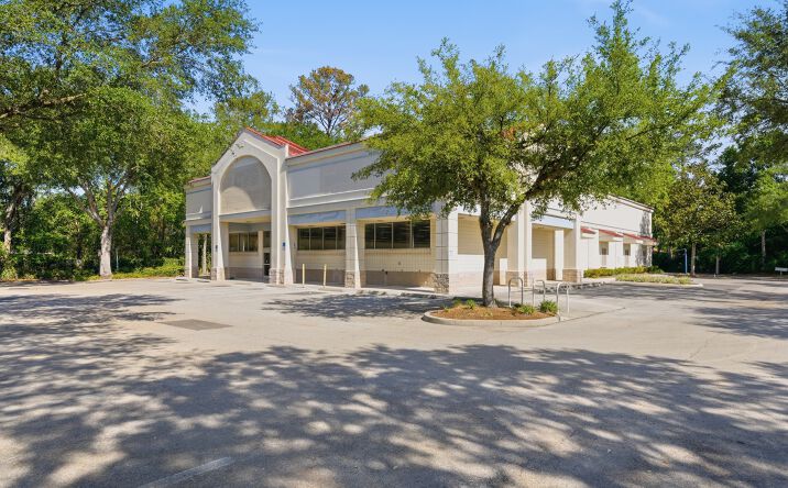 Pictures of Retail property located at 3904 NW 13th St, Gainesville, FL 32609-1937 for lease - image #1