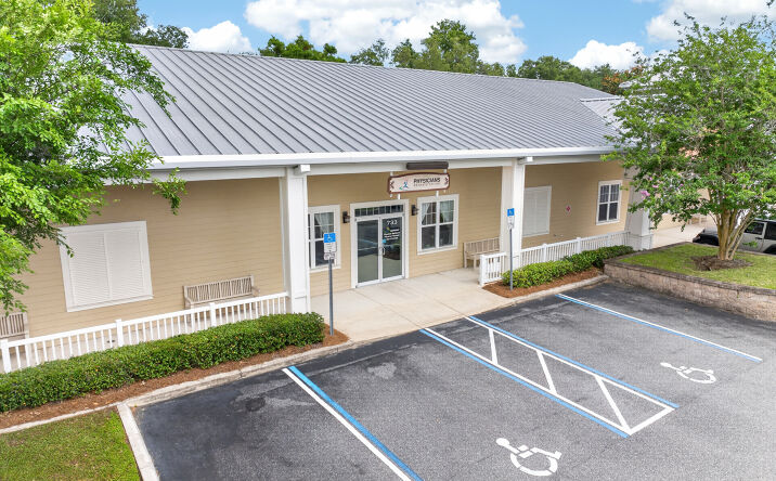 Pictures of Office property located at 733 CR 466, Lady Lake, FL 32159 for lease - image #1