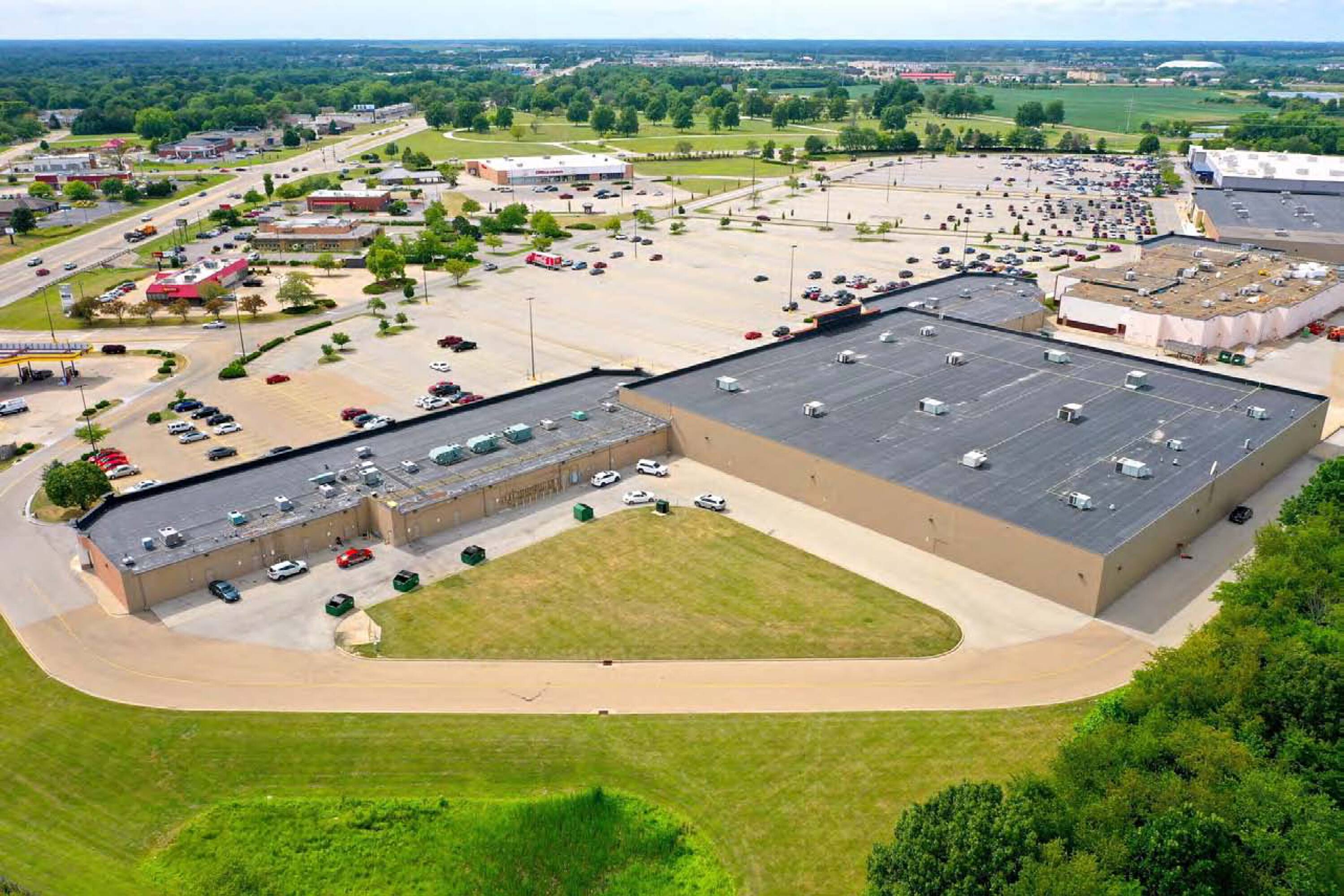 4100 W Willow Knolls Dr, Peoria, IL 61615