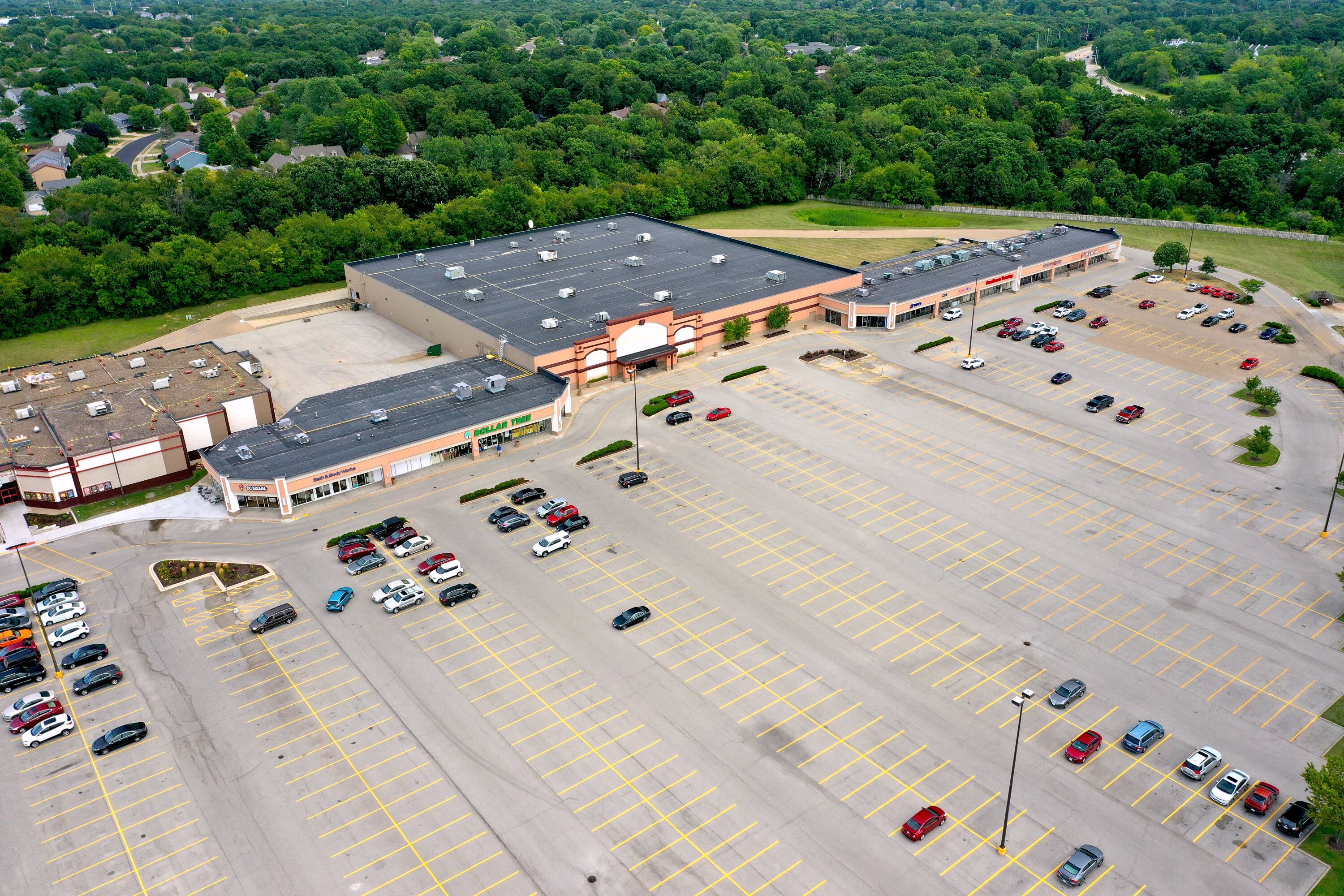 4100 W Willow Knolls Dr, Peoria, IL 61615