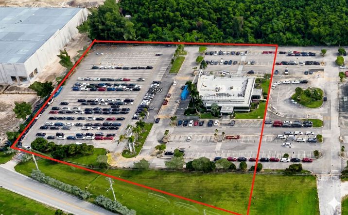Pictures of Retail property located at 2150 NE SEVENTH AVE, DANIA BEACH, FL 33004 for lease - image #1