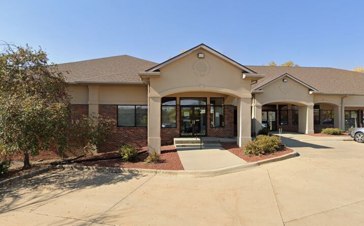 Pictures of Office property located at 2171 Grand Avenue, West Des Moines, IA 50265 for lease - image #1