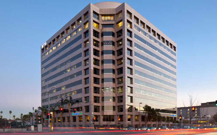 Pictures of Office, Restaurant property located at 300 N. Lake Avenue, Pasadena, CA 07719 for lease - image #1