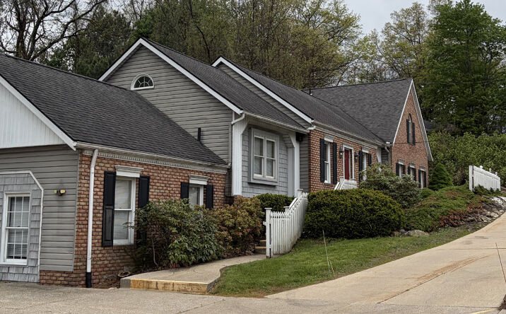 Pictures of Office property located at 541 West Ave, Tallmadge, OH 44278 for lease - image #1