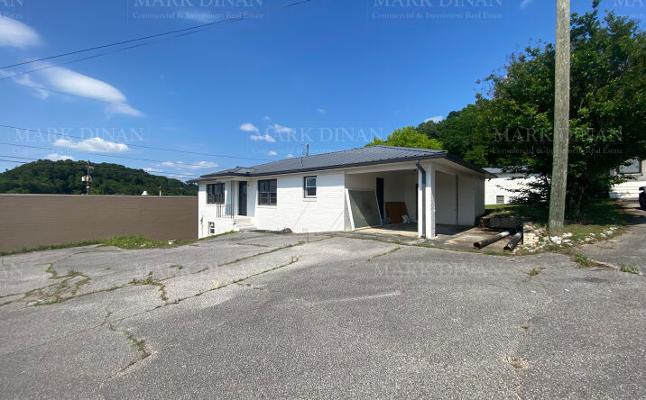 Pictures of Office property located at 3155 Pelham Parkway, Pelham, AL 35124 for lease - image #1