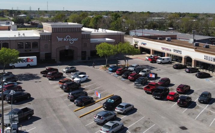 Pictures of Retail property located at 3650 Spencer Highway, Pasadena, TX 77504 for lease - image #1