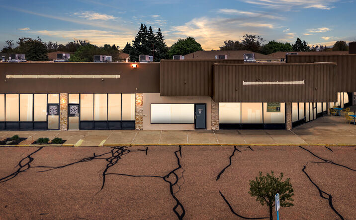 Pictures of Retail, Office, Restaurant property located at 43710 Schoenherr Rd, Sterling Heights, MI 48313 for lease - image #1