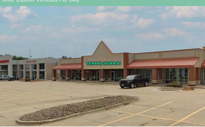Pictures of Retail, Office property located at 10870 Douglas Avenue, Urbandale, IA 50322 for lease - image #1