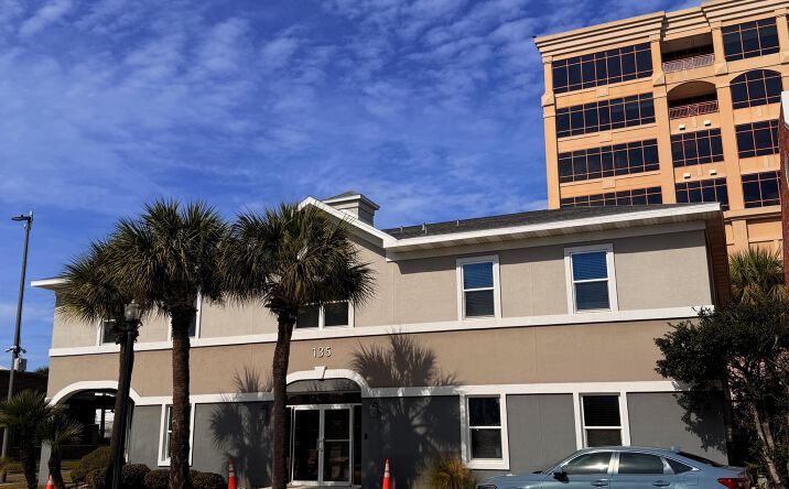 Pictures of Office property located at 135 2ND Avenue N 5, Jacksonville Beach, FL 32250 for lease - image #1