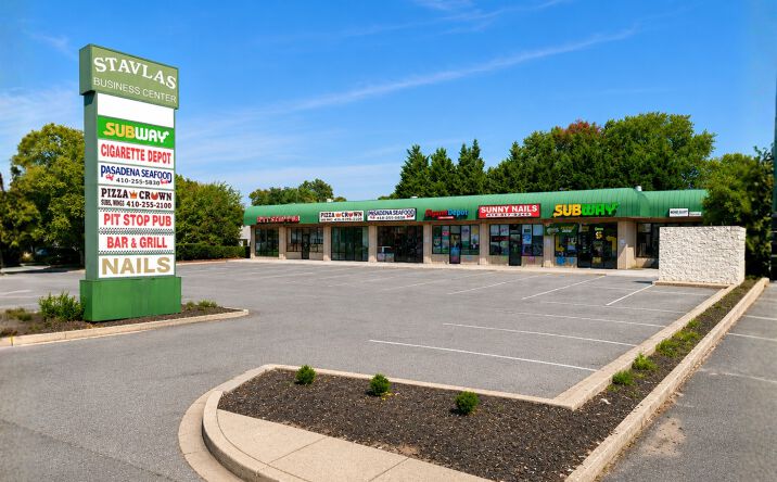 Pictures of Retail property located at 8111 Fort Smallwood Rd, Riviera Beach, MD 21226 for lease - image #1
