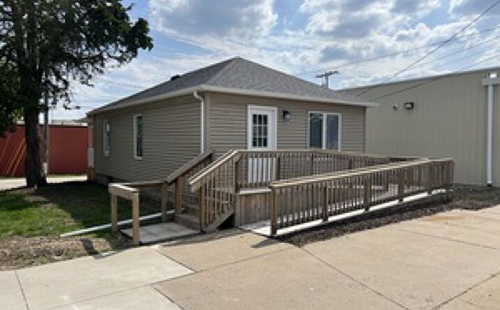 Pictures of Office, Retail property located at 2 Kohles Ct, Bettendorf, IA 52722 for lease - image #1