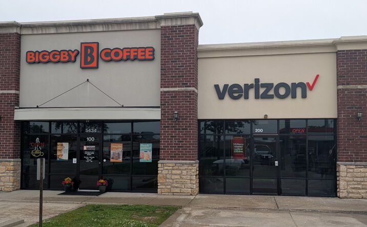 Pictures of Retail property located at 5434 N Bend Rd, Cincinnati, OH 45247-7007 for lease - image #1