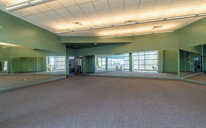 Pictures of Retail, Office, Special Purpose property located at 3220 FARNAM ST, OMAHA, NE 68131-3518 for lease - image #1