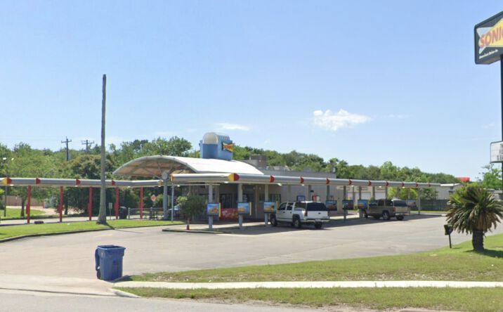 Pictures of Retail, Restaurant property located at 4100 Texas Ave, La Marque, TX 77568 for lease - image #1