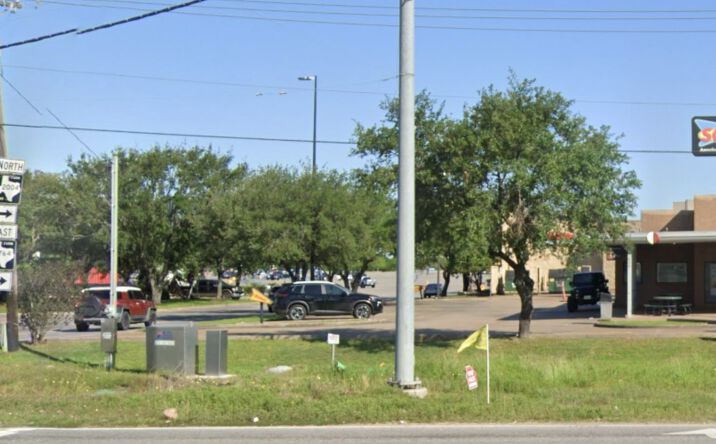 Pictures of Retail, Restaurant property located at 2000 Farm to Market Road 1764, La Marque, TX 77568 for lease - image #1