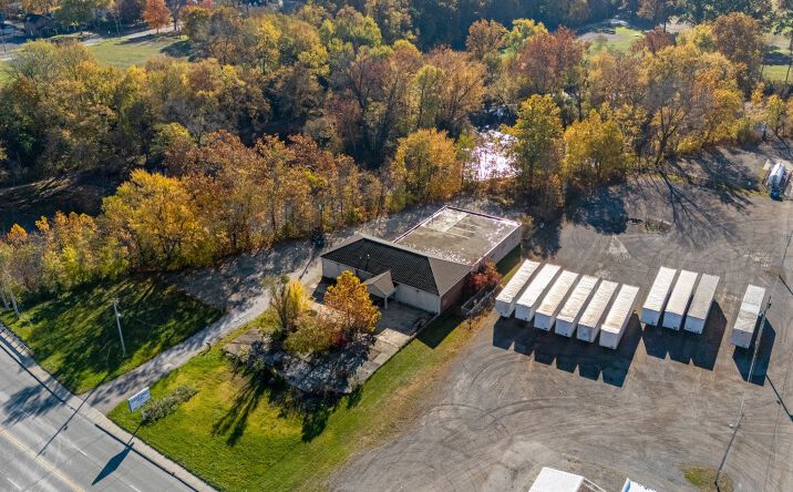 Pictures of Retail, Office, Industrial property located at 645 Summit St NW, Warren, OH 44485 for lease - image #1