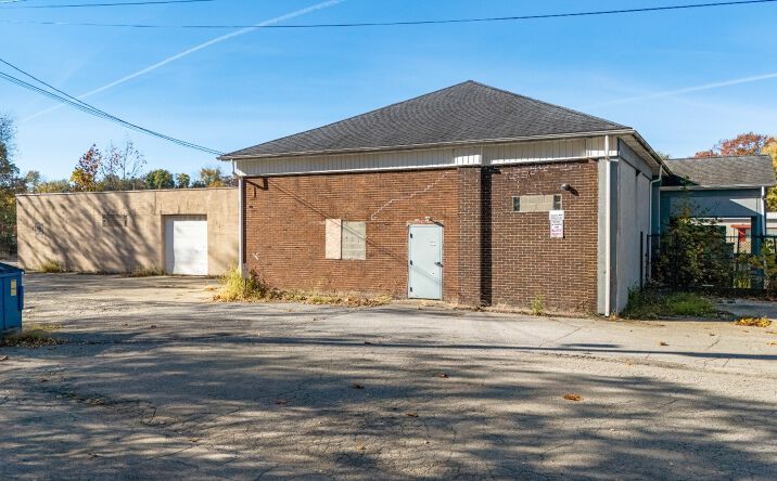 Pictures of Retail, Office, Industrial property located at 645 Summit St NW, Warren, OH 44485 for lease - image #1