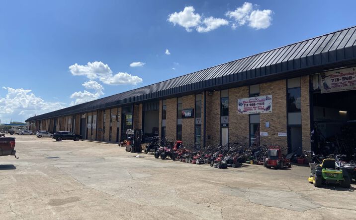 Pictures of Retail, Office, Industrial property located at 10100 Clay Road, Houston, TX 77080 for lease - image #1