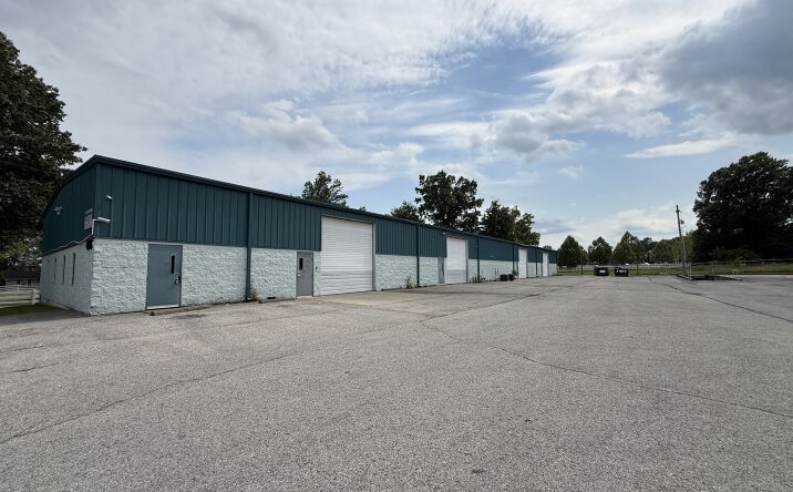 Pictures of Office, Industrial property located at 420 Roberts Avenue, Louisville, KY 40214 for lease - image #1