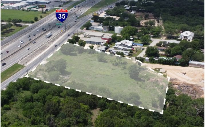 Pictures of Land property located at 5424 IH-35 South, New Braunfels, TX 78132 for lease - image #1