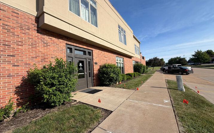 Pictures of Office property located at 4933 Utica Ridge Road, Davenport, IA 52807 for lease - image #1