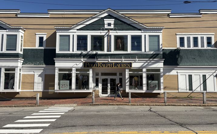 Pictures of Retail property located at 76 Main Street, Freeport, ME 04032 for lease - image #1