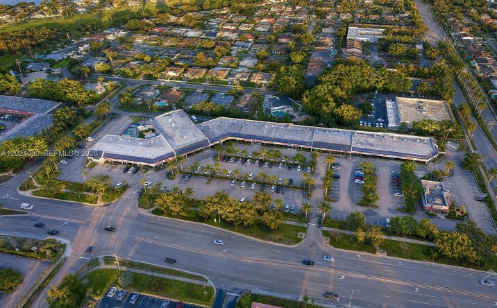 Pictures of Retail property located at 8919 Taft St, Pembroke Pines, FL 33024 for lease - image #1