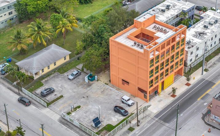 Pictures of Office property located at 123 NW 14th St # 201, Miami, FL 33136 for lease - image #1