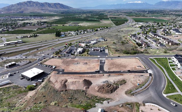 Pictures of Retail property located at 860 E Main St, Santaquin, UT 84655 for lease - image #1