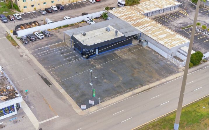 Pictures of Retail, Special Purpose property located at 612 N Dixie Hwy, Hollywood, FL 33020 for lease - image #1
