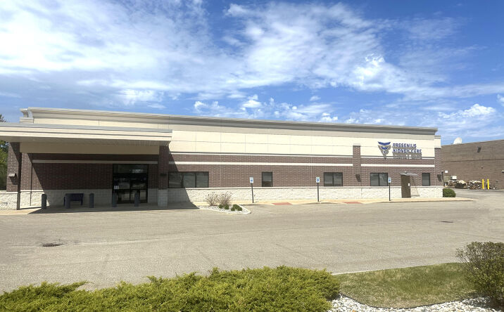 Pictures of Office property located at 37 S Pere Marquette Highway, Ludington, MI 49431 for lease - image #1