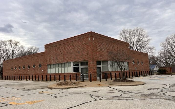 Pictures of Retail, Office property located at 2840 Youngstown Road Southeast, Warren, OH 44484 for lease - image #1
