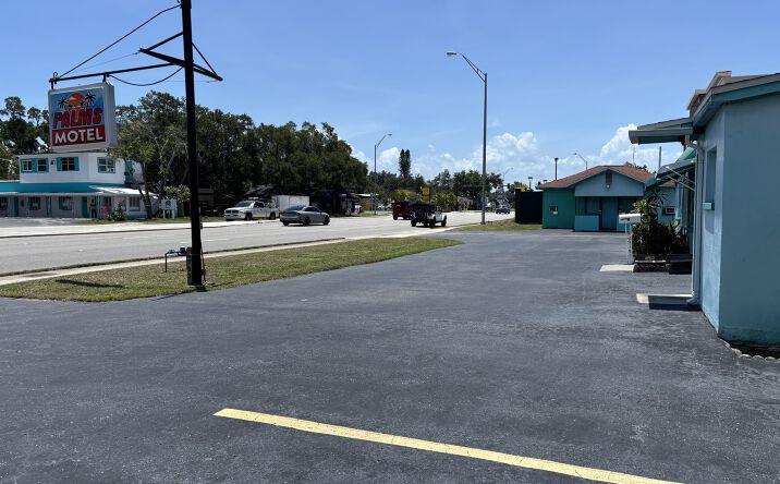 Pictures of Land property located at 6730 4th Street North, St. Petersburg, FL 33702 for lease - image #1