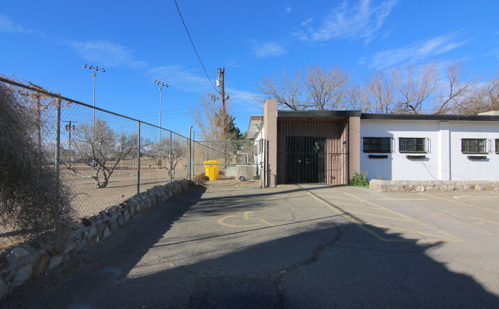 Pictures of Office property located at 7705 PHOENIX AVE, EL PASO, TX 79915-2002 for lease - image #1