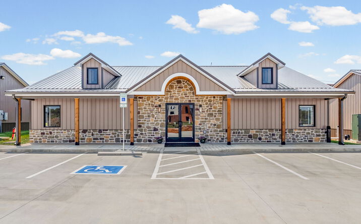 Pictures of Office, Special Purpose property located at 2510 Pea Ridge Road, Clarksville, TN 37040 for lease - image #1