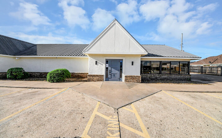 Pictures of Special Purpose property located at 13615 Bellaire Boulevard, Houston, TX 77083 for lease - image #1