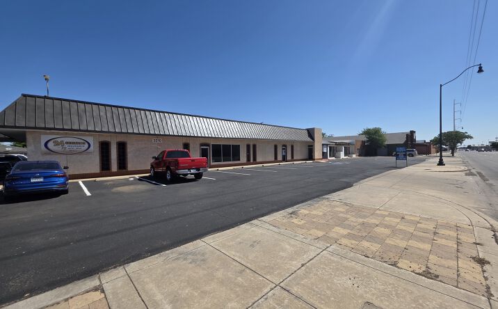 Pictures of Retail, Office property located at 3210 34TH ST, LUBBOCK, TX 79410-3230 for lease - image #1