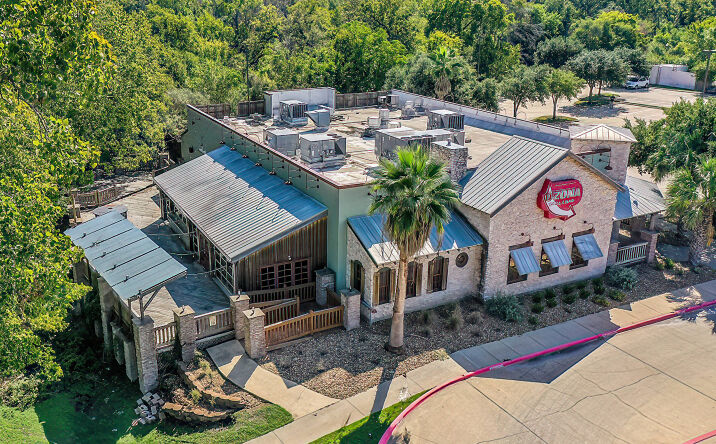 Pictures of Retail, Restaurant property located at 520 Harvey Rd, College Station, TX 77840 for lease - image #1