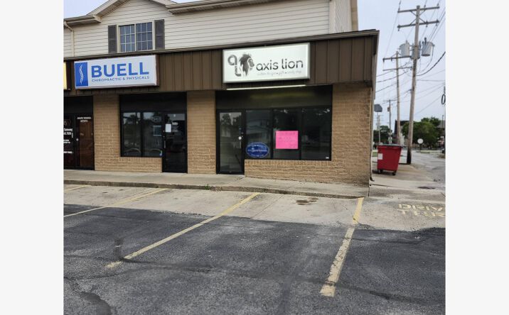 Pictures of Retail, Office property located at 820 Lincoln Avenue, Charleston, IL 61920 for lease - image #1