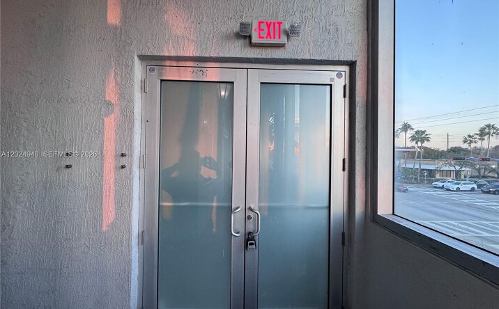 Pictures of Retail, Office property located at 2191 NE 163rd St # 2191, North Miami Beach, FL 33162 for lease - image #1