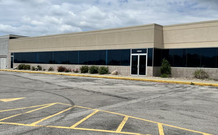 Pictures of Retail property located at 10850 Emmet Street, Omaha, NE 68164 for lease - image #1