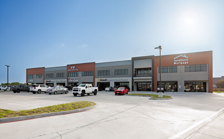 Pictures of Retail, Office property located at 2301 AIRLINE RD, CORPUS CHRISTI, TX 78414-4304 for lease - image #1
