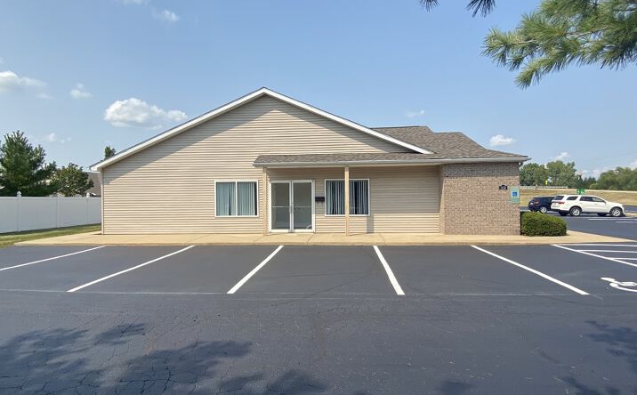 Pictures of Office property located at 1110 W ARBOR DR, DECATUR, IL 62526 for lease - image #1