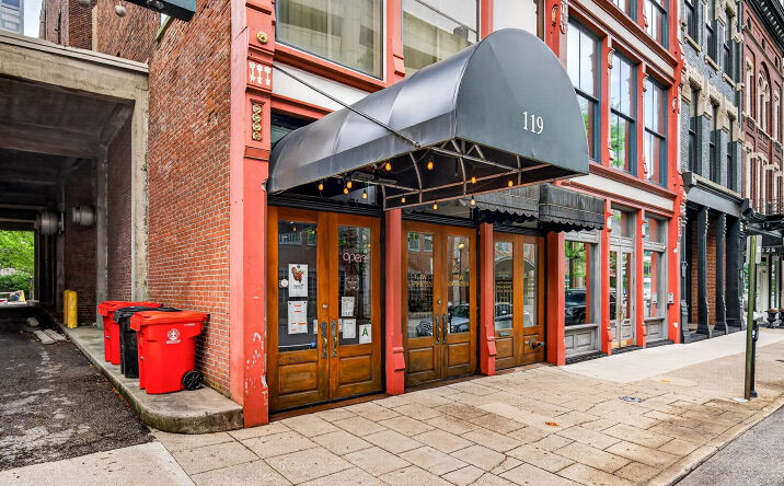 Pictures of Restaurant property located at 119 S 7th St, Louisville, KY 40202 for lease - image #1